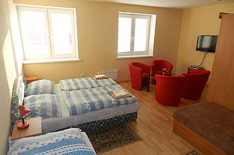 Room 2: double bed + 2 x 1 double bed